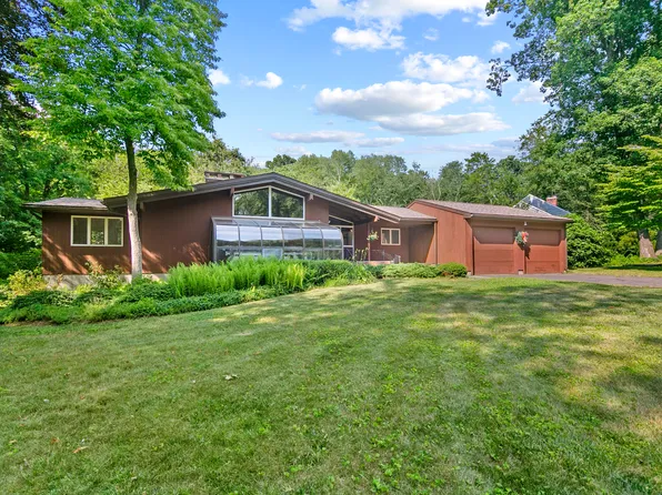 209 Wood Pond Road, Glastonbury, CT 06033