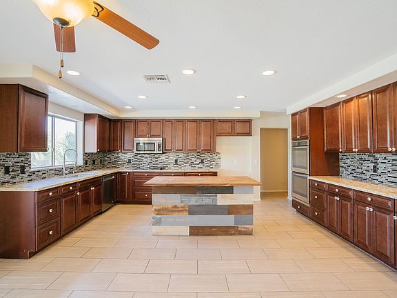 3rd image of 5420 N 137th Ave