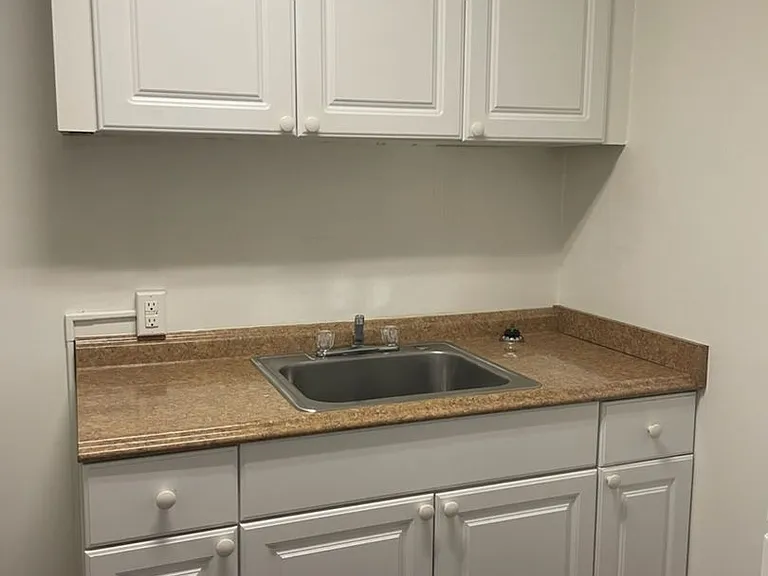King Edward Annex Apartments — Photo 74