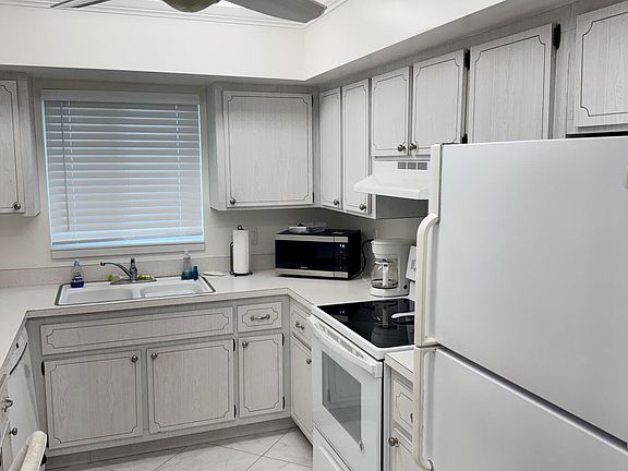4th image of 2950 SE Ocean Boulevard #8-6