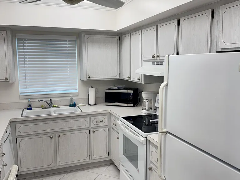 2950 SE Ocean Blvd #8-6 — Photo 5