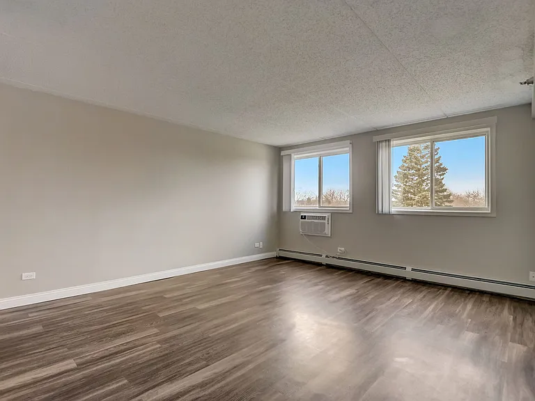 Bartlett Court Apartments — Photo 6