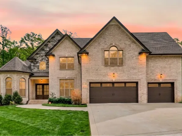 1689 Double R Blvd, Clarksville, TN 37042