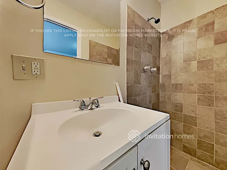 624 Princess Cir — Photo 16
