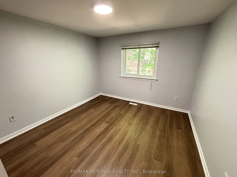 98 McMorran Cres — Photo 22