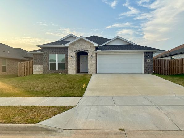 2080 Bluestem Dr