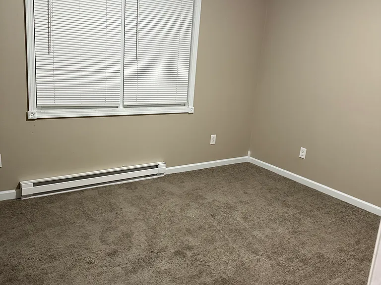 19 Maple Ave — Photo 12