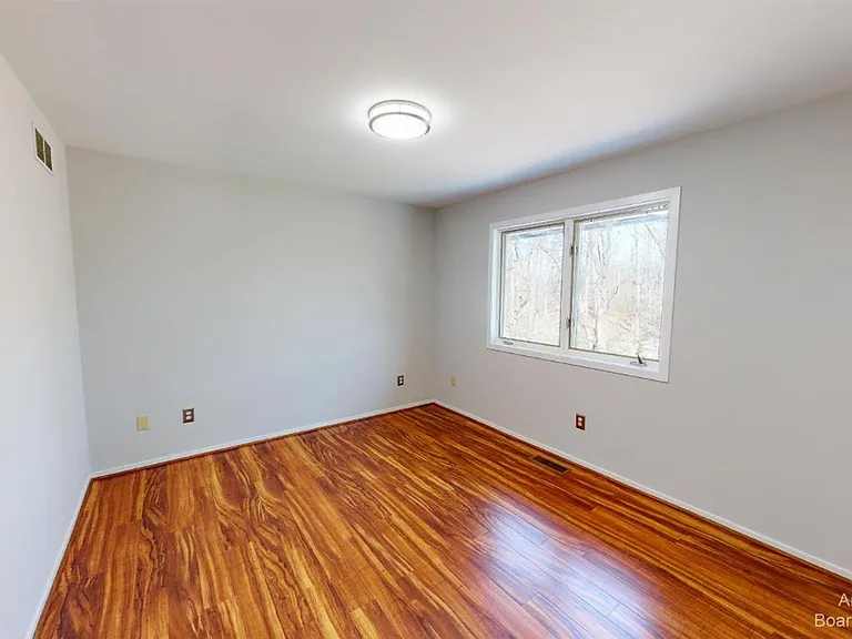 1280 Sunset Rd — Photo 31