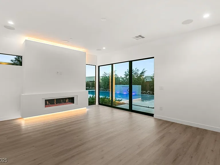 7385 Heron Canyon Ct — Photo 13