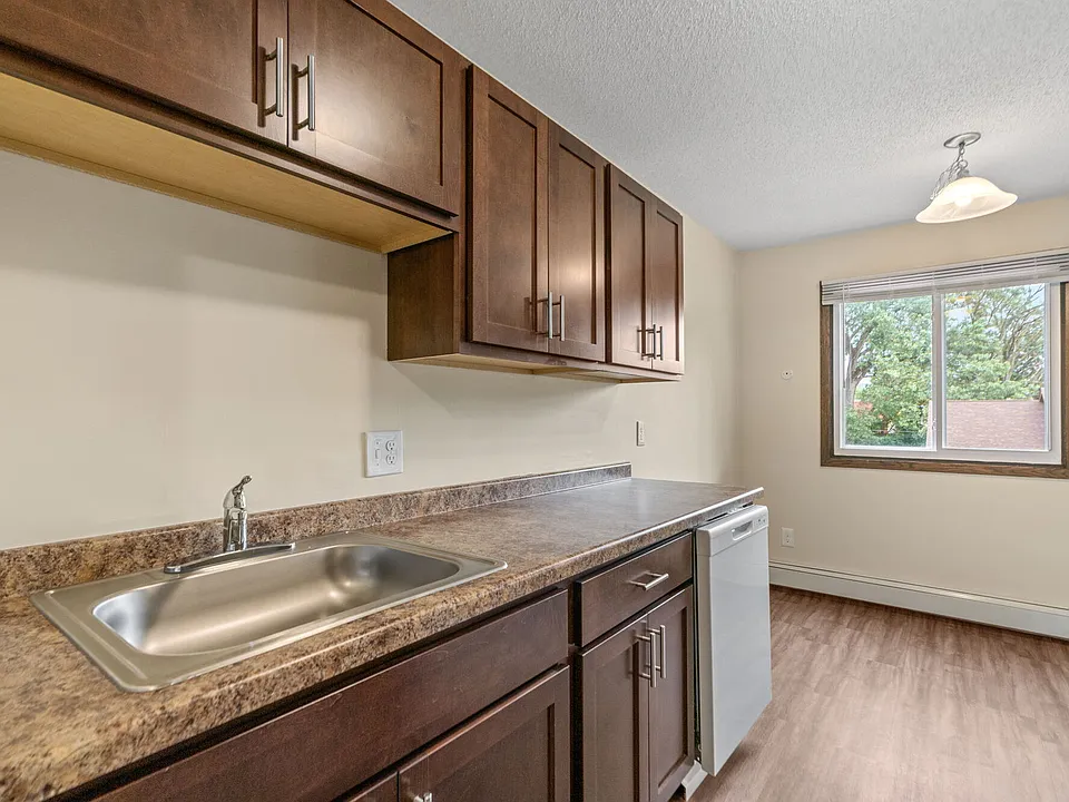 Lamplighter Village Apartments