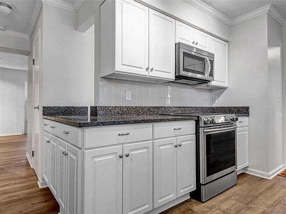 3rd image of 796 Amolac Dr