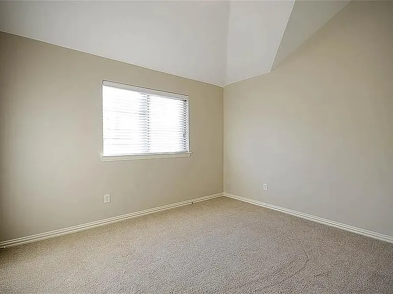 3652 Vienna St — Photo 13