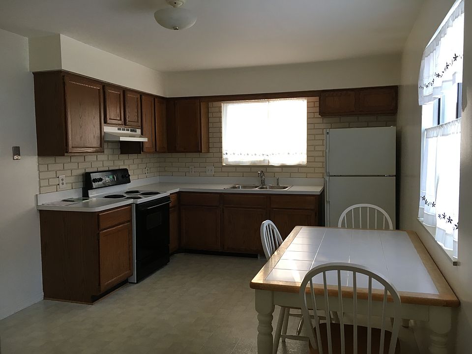 2nd image of 1187 Hendricks Way