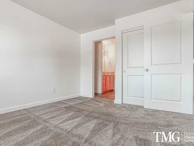 1017 SE 12th Ave — Photo 180