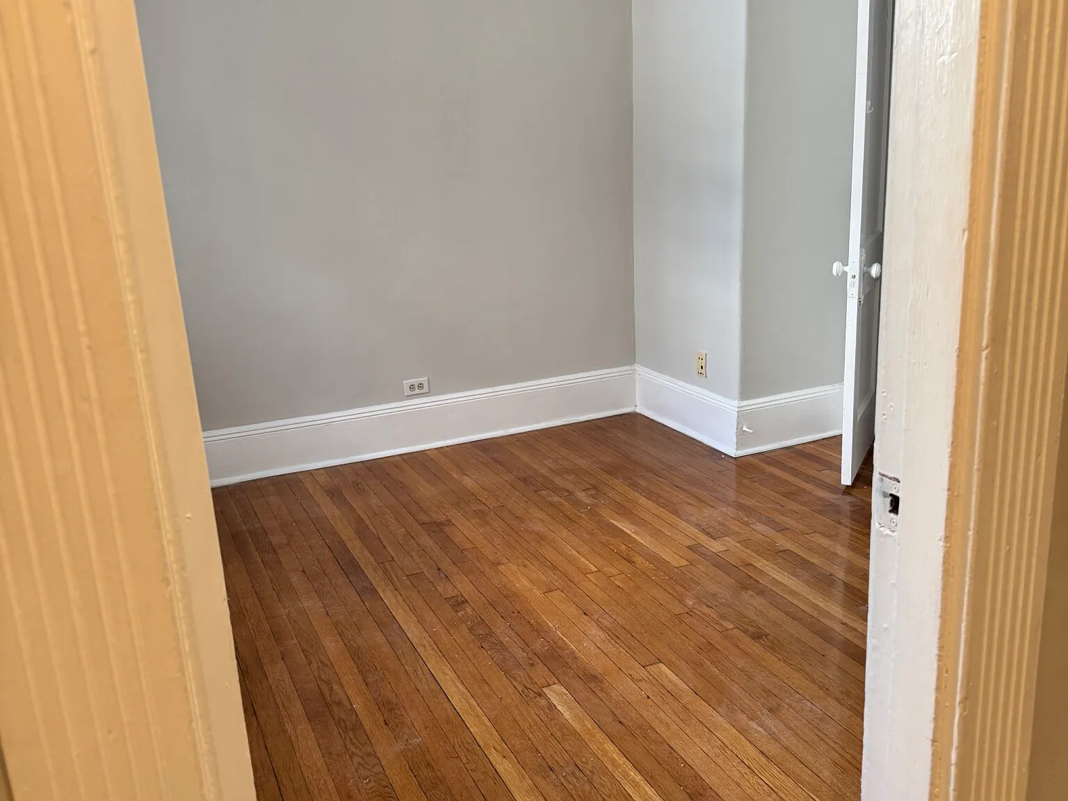 2 bed, 1.0 bath, $3,600 — Photo 4