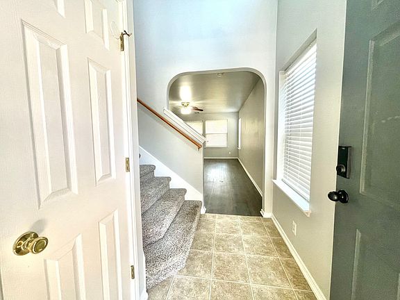 2nd image of 4011 Desert Cir