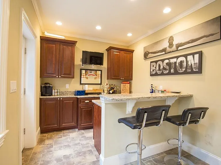 8 Gates St #2 — Photo 4