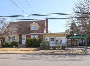 155 Green St, Valley Stream, NY 11580