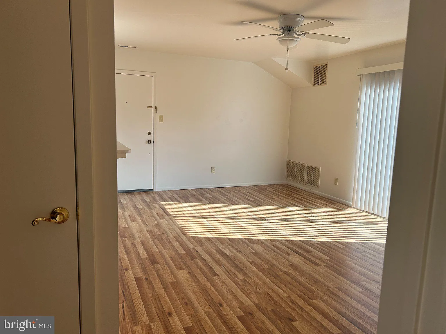 1 bed, 1.0 bath, 680 sqft, $1,750 — Photo 3