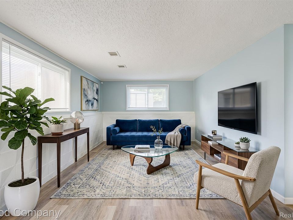 2410 E Lincoln Ave, photo 3