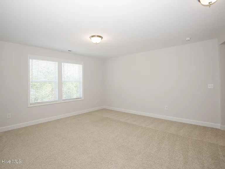 660 Avenue Of The Carolinas — Photo 43