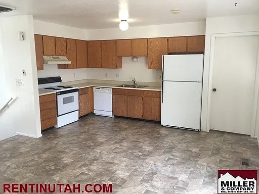 663 W 6645 S — Photo 2