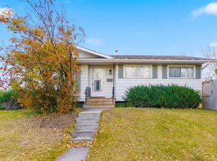 5027 N 40th Ave SW, Calgary, AB T3E 1E6