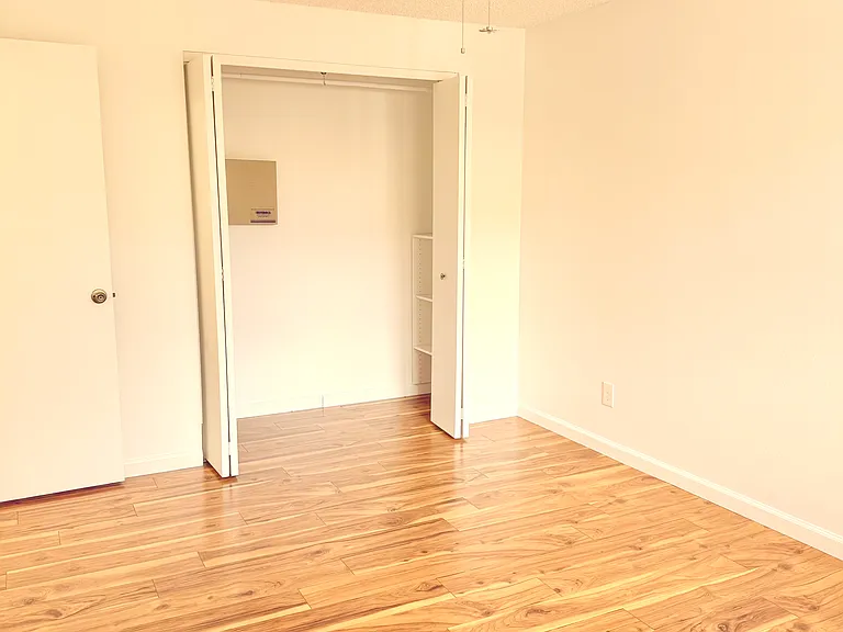 525 E Gault Way — Photo 8