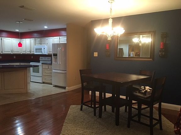 Kitchen & Dining