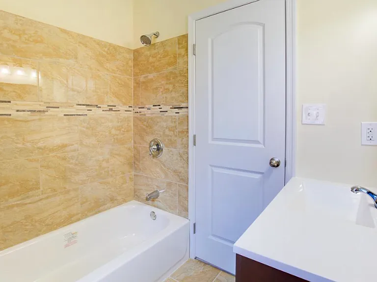 2325 Maryland Ave — Photo 5