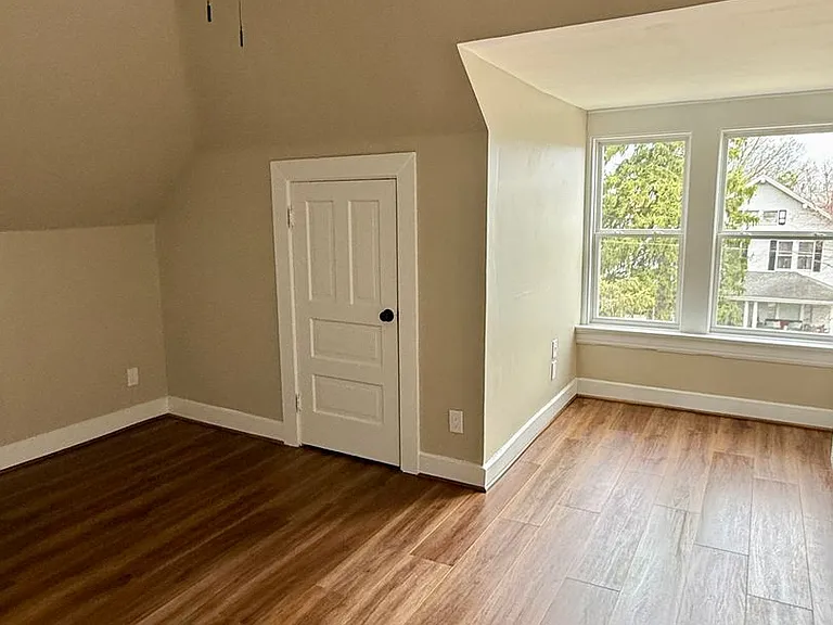 415 Considine Ave — Photo 14