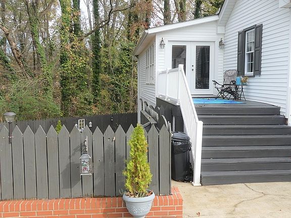 5th image of 602 Rose Hill Ave