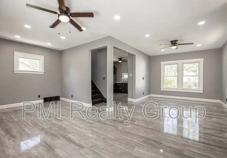 12203 Castlewood Ave — Photo 9