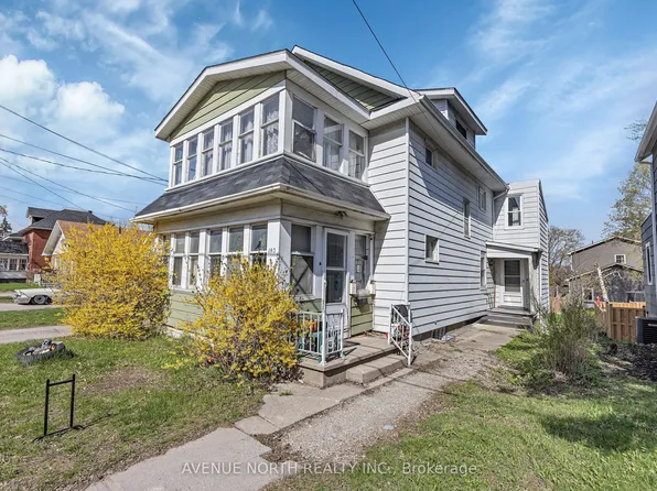 143 Brockville St, Smiths Falls, ON K7A 3Y7