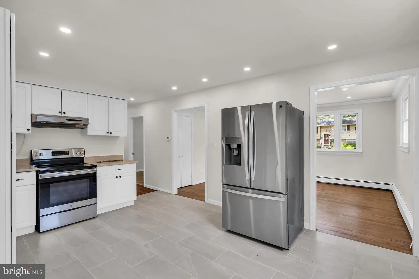 4 bed, 1300 sqft, $2,900 — Photo 2