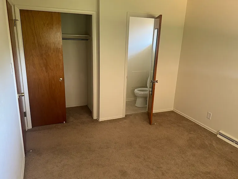 1628 S Locust St — Photo 29