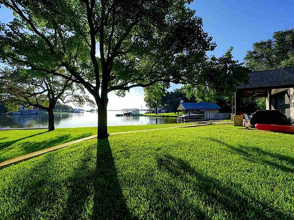 2nd image of 102B Blue Waters Dr