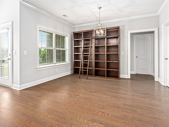 5th image of 662 High Field Ct