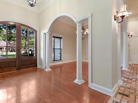 4th image of 814 Canebrake Dr