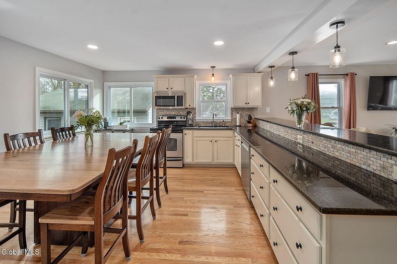 3rd image of 152 Crow Ridge Road