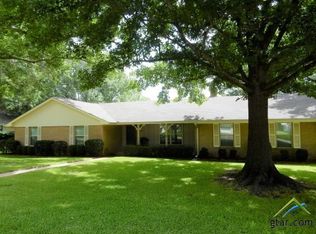 213 Helen Dr, Lindale, TX 75771