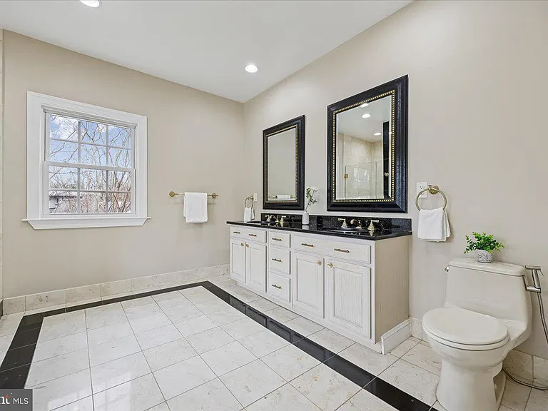 4902 Derussey Pkwy — Photo 64