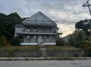 212 School St, Webster, MA 01570