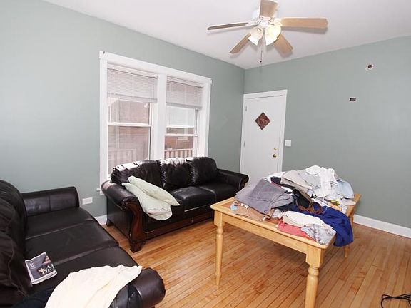 3rd image of 4525 N Claremont Ave #1R