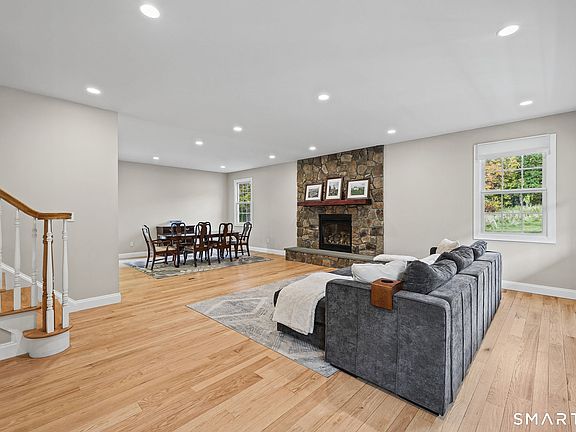 5th image of 43 New Preston Hill Road