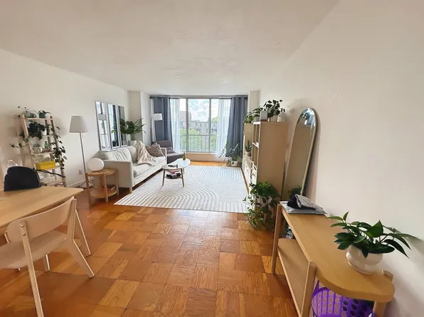 77 Pond Ave APT 808, Brookline, MA 02445