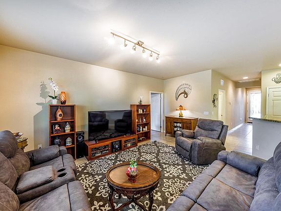 4th image of 81059 Avenida Vidrio
