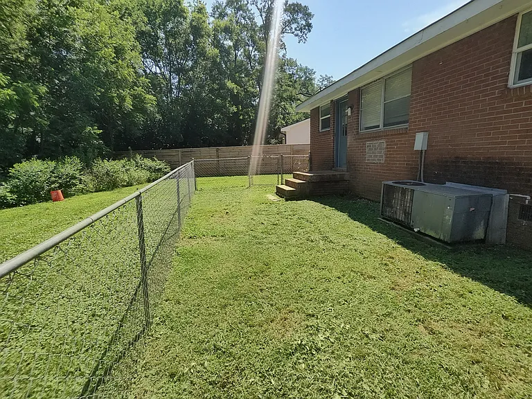 2017 Greenwood Cir #B — Photo 8