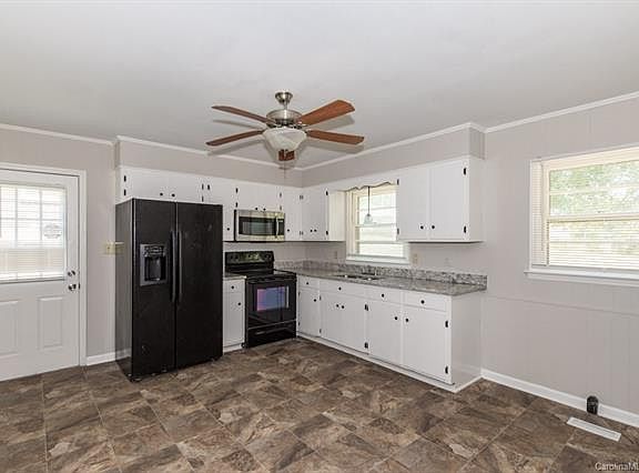 4th image of 3030 Salem Dr