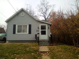 898 Raymond St, Akron, OH 44307
